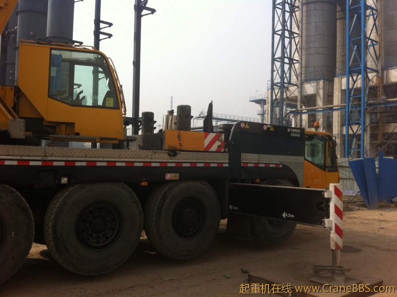 大工程大吊大场面