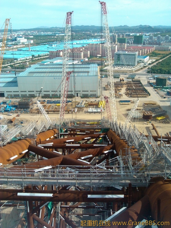 100米的高度，200米远的距离