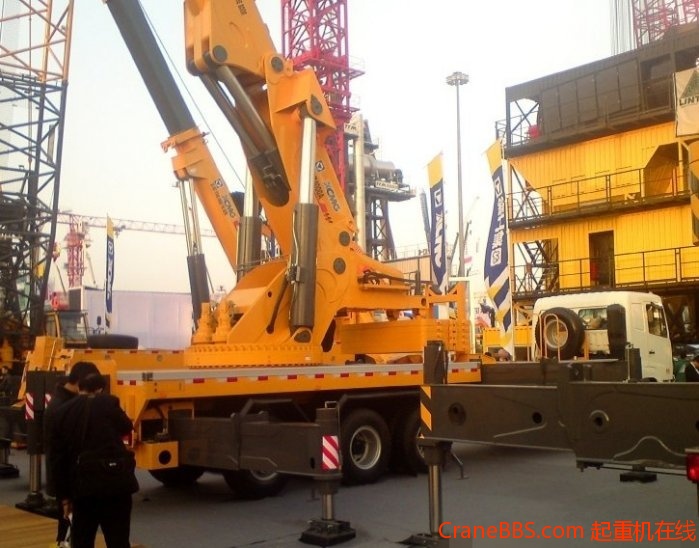 徐工SQZ4000A折臂式汽车起重机3.jpg