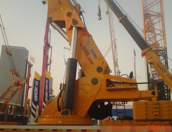 徐工SQZ4000A折臂式汽车起重机2.jpg