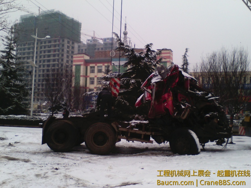 吊事故车头.jpg