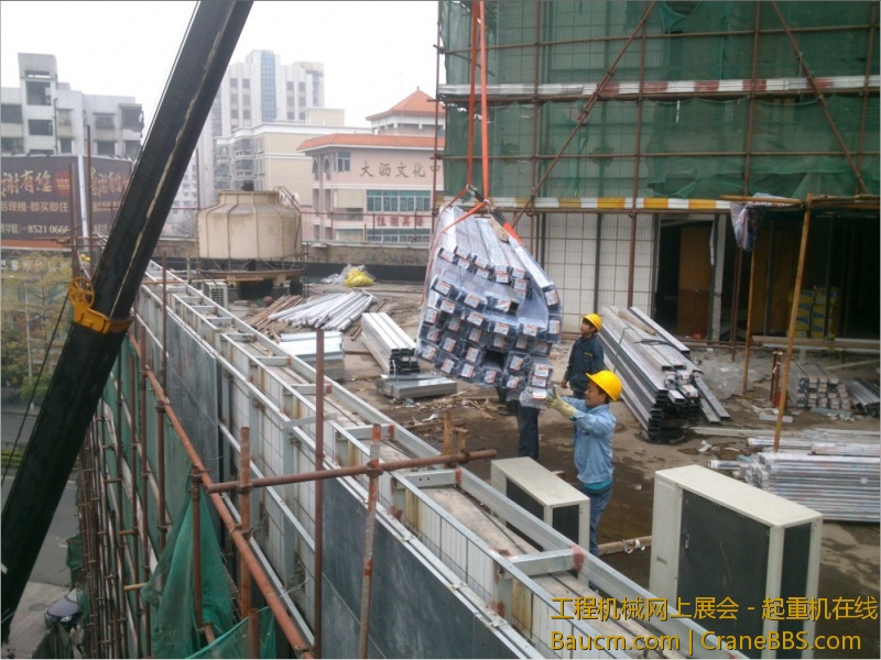 吊铝材上五楼