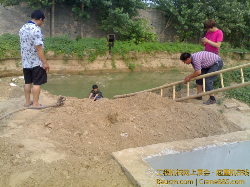 特殊工作 臭水坑施工. (4).jpg