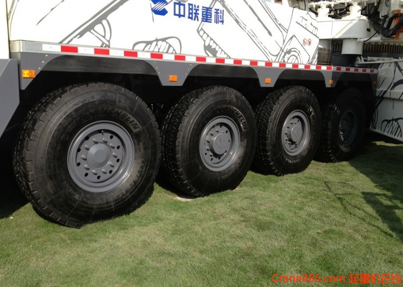 中联2000吨米其林轮胎.jpg