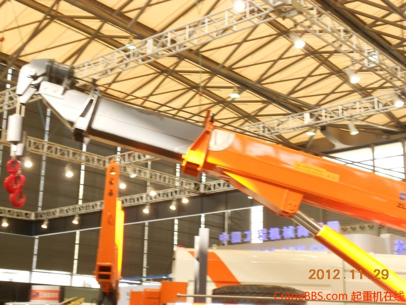 室内中联起重机