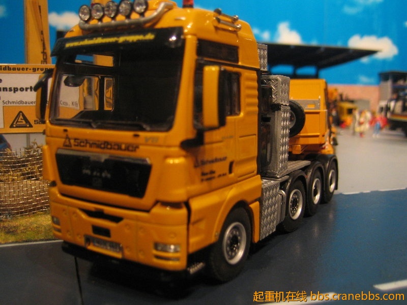 12431661ey.jpg