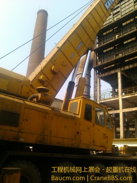 大臂油缸比我的车还亮堂。。