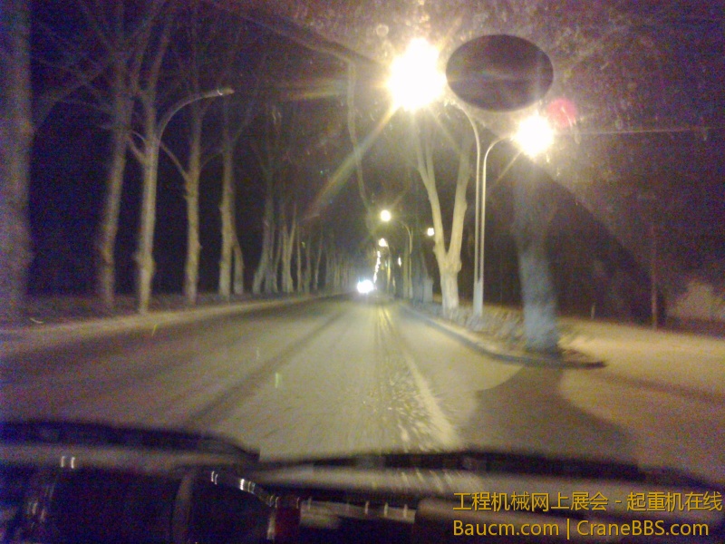 有空了去兰考看看吊车,单程将近300公里,得早点往兰考赶,出发的时候天黑呼呼的!