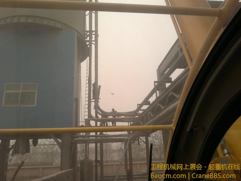 天都黄了 漫天的沙子