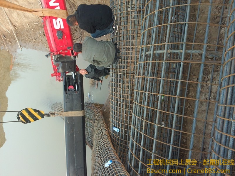 2.3.4.5节臂全都变形了。把伸缩油缸都割了。