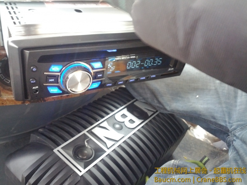 低音炮。dvd.音效一流。呵呵