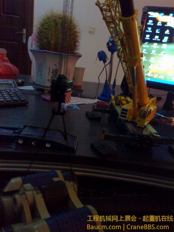 是不是特别霸气 看支腿是多么的直