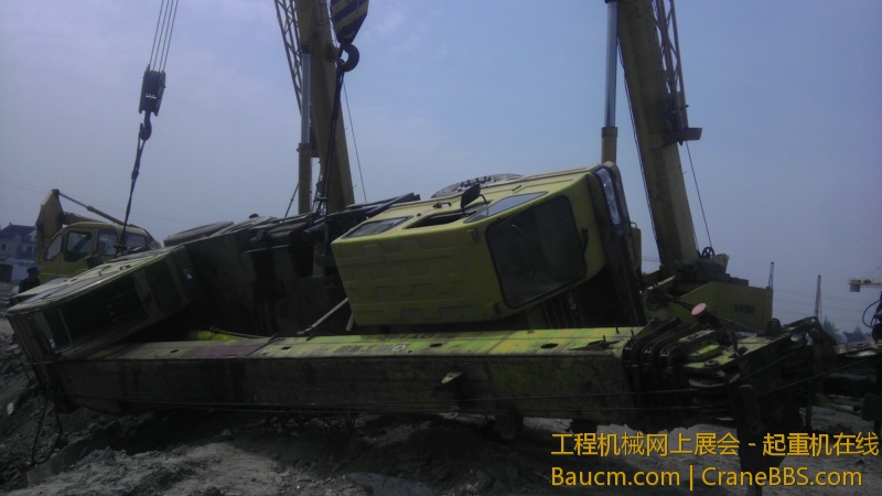 先从沟里捞出来