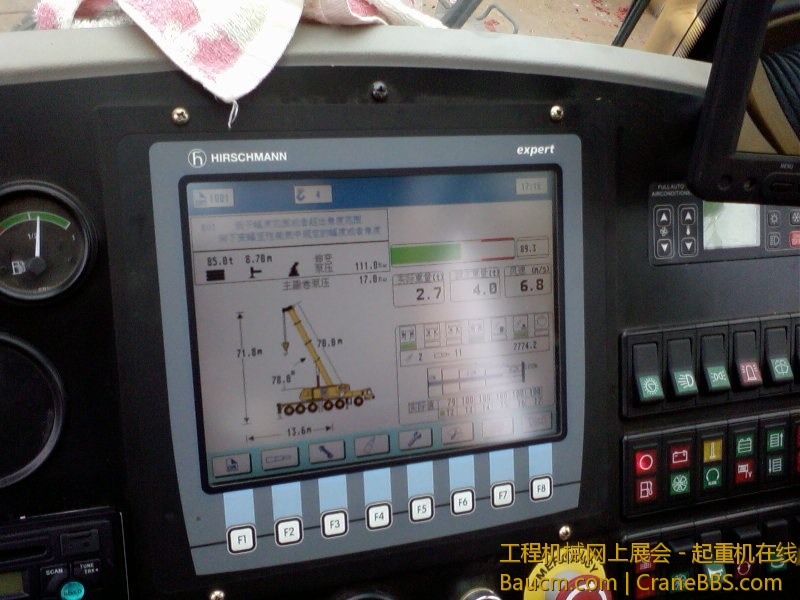 这款车显示屏居然没有水温，机油压力和发动机转速现视