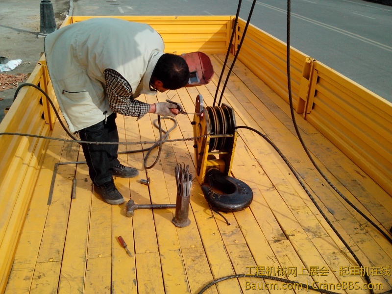 原车最少可以返4倍率自己嫌慢于是改装3倍率焊接SF是我开吊车SF焊工可以的