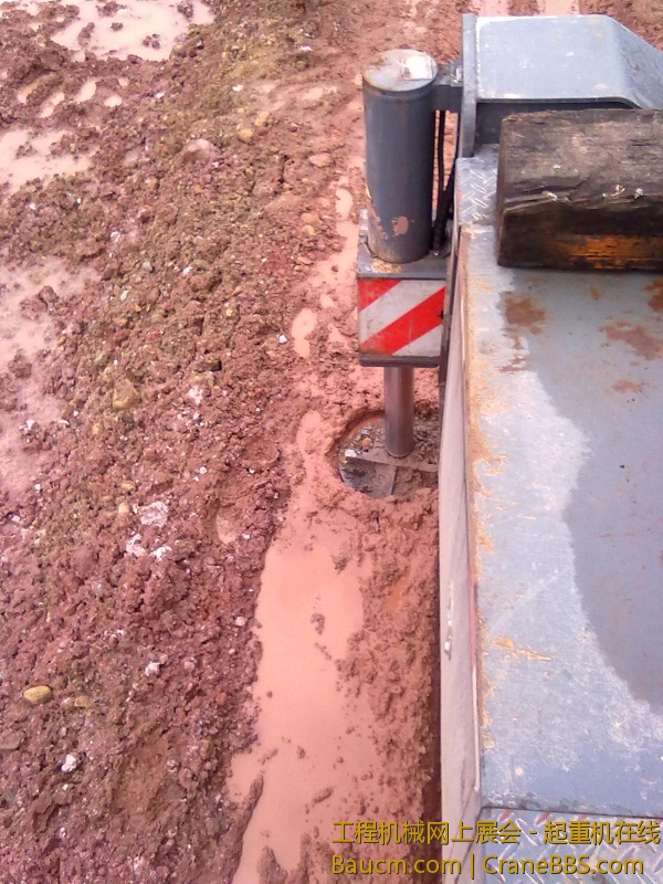 右边打不出，地太烂了不想垫木头，