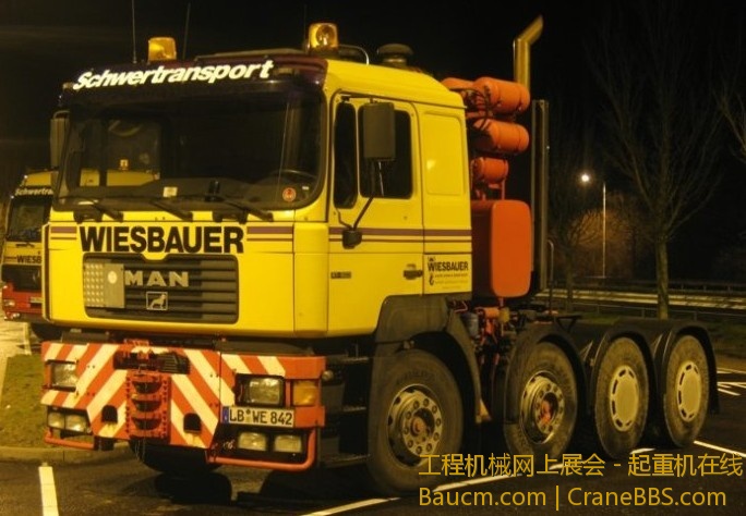 08年底Wiesbauer公司的GROVE GTK1100的一次任务.jpg