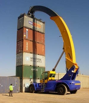 6只集装箱高度时的45吨LRS 645.jpg