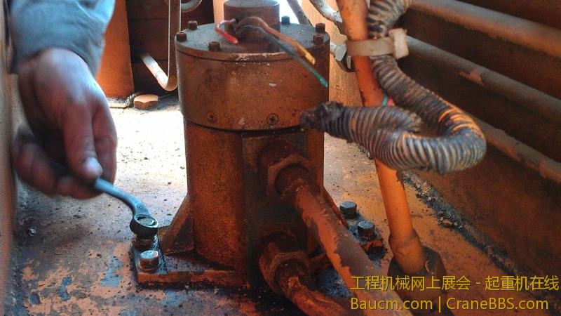 拆除四个固定丝