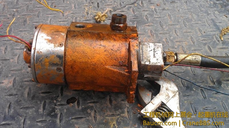 20130320高空作业车回转中心 (8).jpg