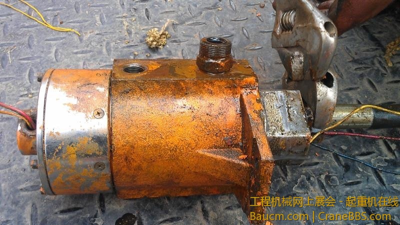 20130320高空作业车回转中心 (9).jpg