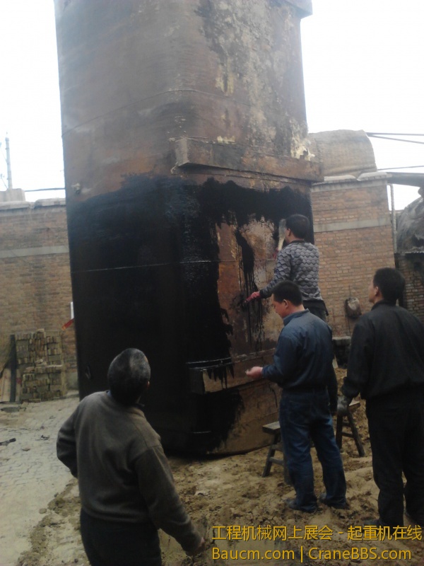 跨房吊油罐之险象环生 (14).jpg