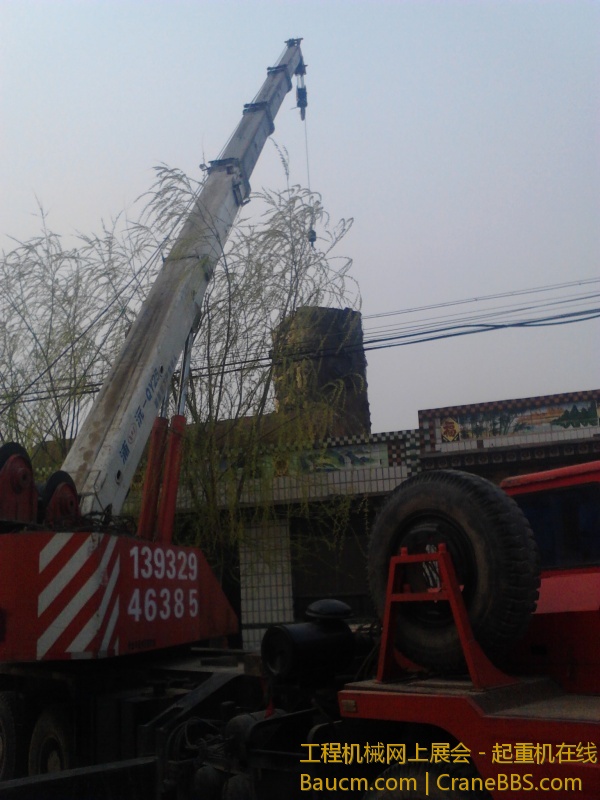 跨房吊油罐之险象环生 (16).jpg