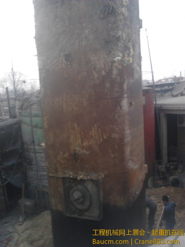 跨房吊油罐之险象环生 (11).jpg