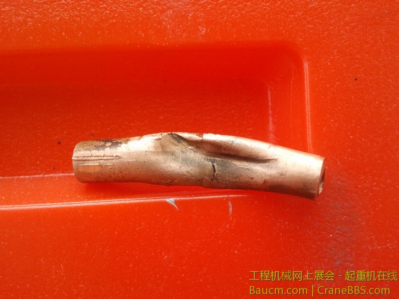 这就是破损的一段，被切掉了。