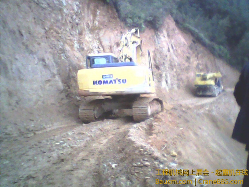 挖机现挖停车场地---