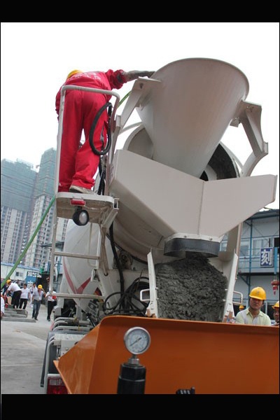 三一A8砂浆大师现场施工.jpg