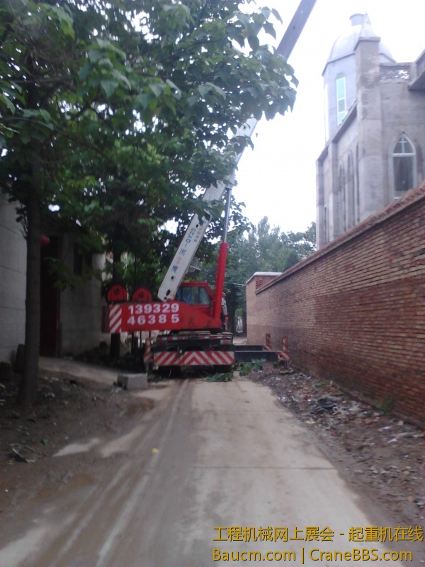 西马庄教堂安装十字架 (13).jpg