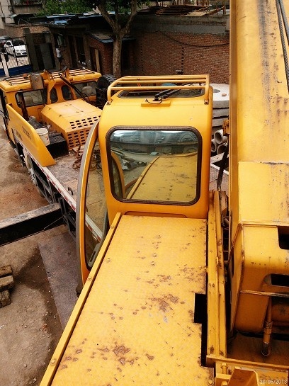 上车后大玻璃！反光好