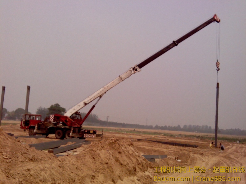 人手不够所以不紧不慢干一天10根柱子