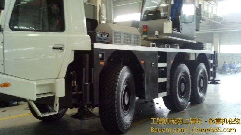 三桥全转向全驱动全液压悬挂55吨