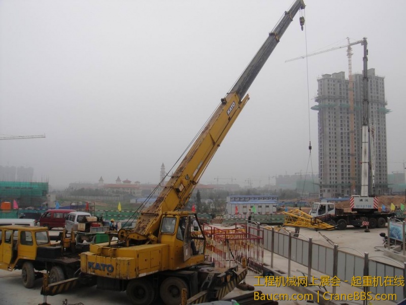 板车进不来用25吨吊进工地