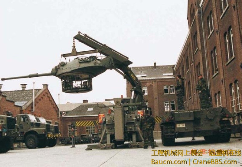 Military Cranes-4.jpg