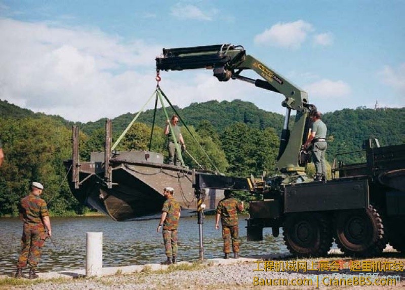 Military Cranes-3.jpg