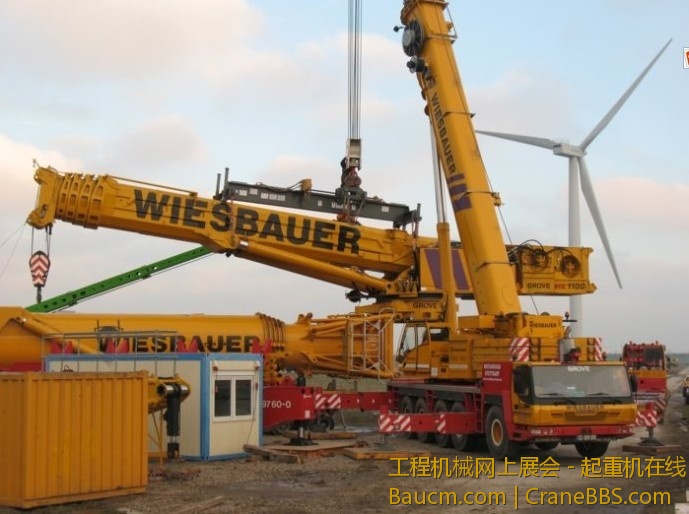 塔身放平 拆解上车 重约50吨.jpg