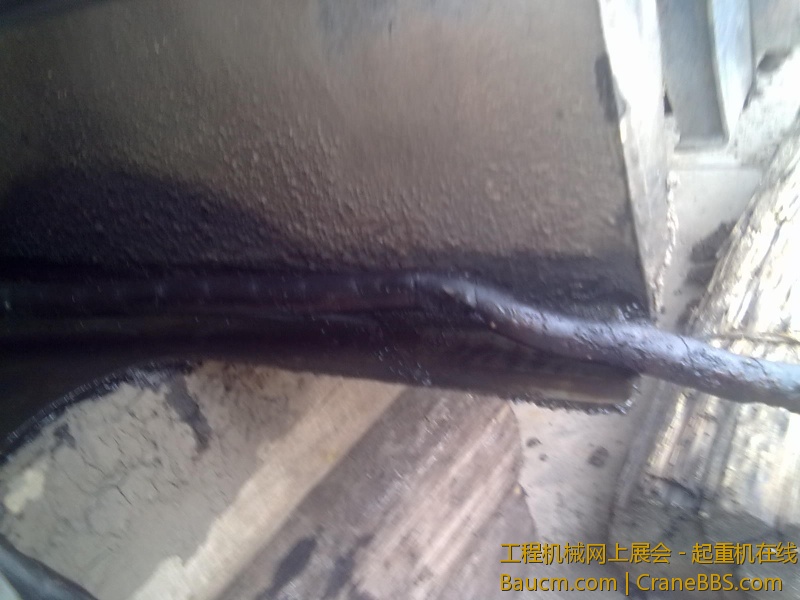 两根管都夹漏了