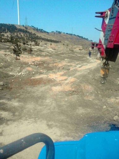 这路 ....艰难前行