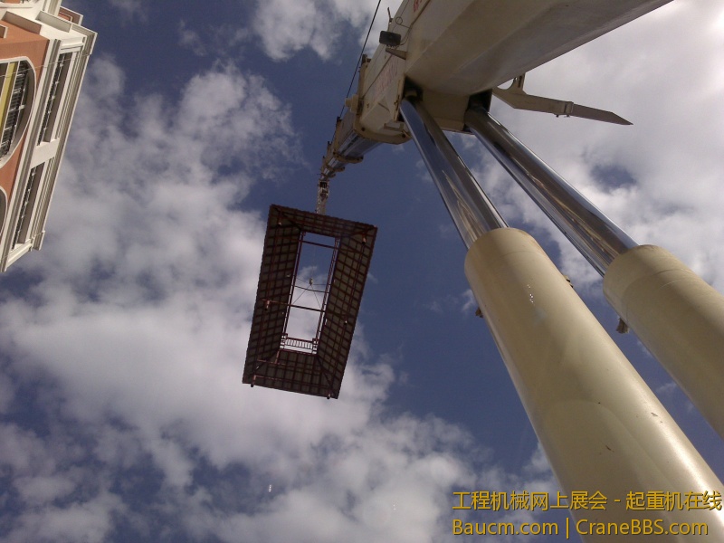 加付臂吊楼顶造型