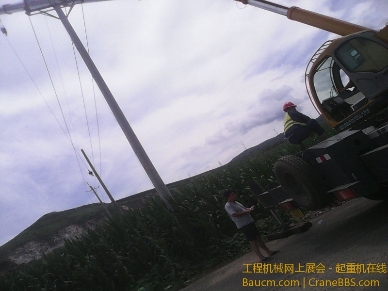 侧车全配重，大概2.5吨货侧车40米。有点翘腿司机真尿行。