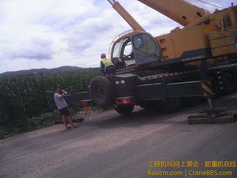 侧车全配重，大概2.5吨货侧车40米。有点翘腿司机真尿行。