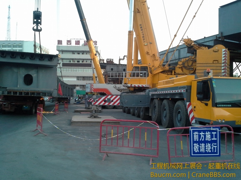 这么大的车在吊什么呀？