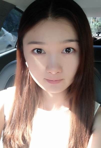 最后附美女一张，与主题无关。