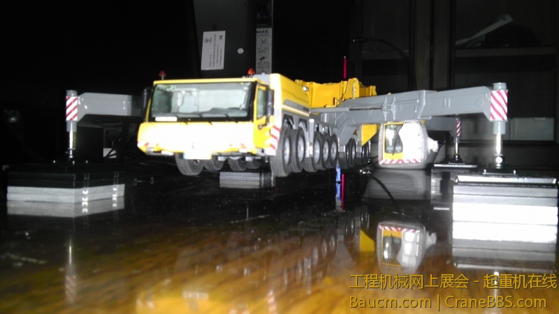 侧前照，霸气侧漏了吧。活像一只巨型蜘蛛。