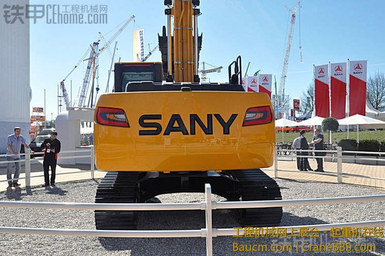 保时捷设计的三一挖机 (4).jpg