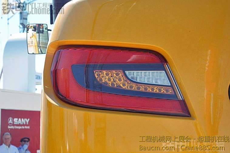 保时捷设计的三一挖机 (5).jpg