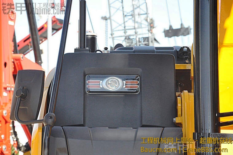 保时捷设计的三一挖机 (6).jpg